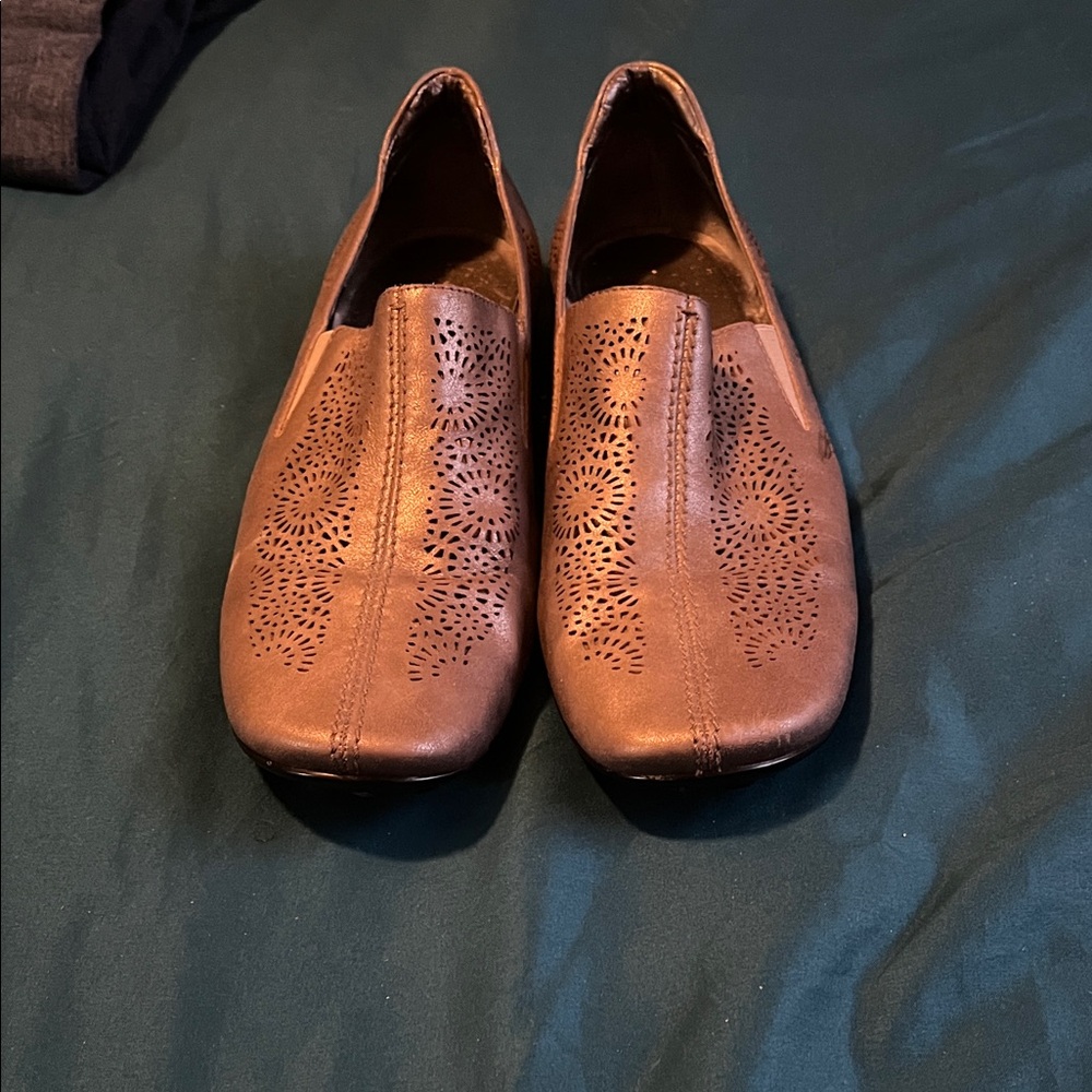 Elegant Brown Women's Loafers